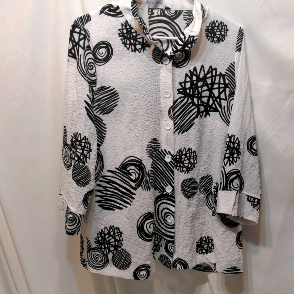 Terra white & black over sized shirt size large